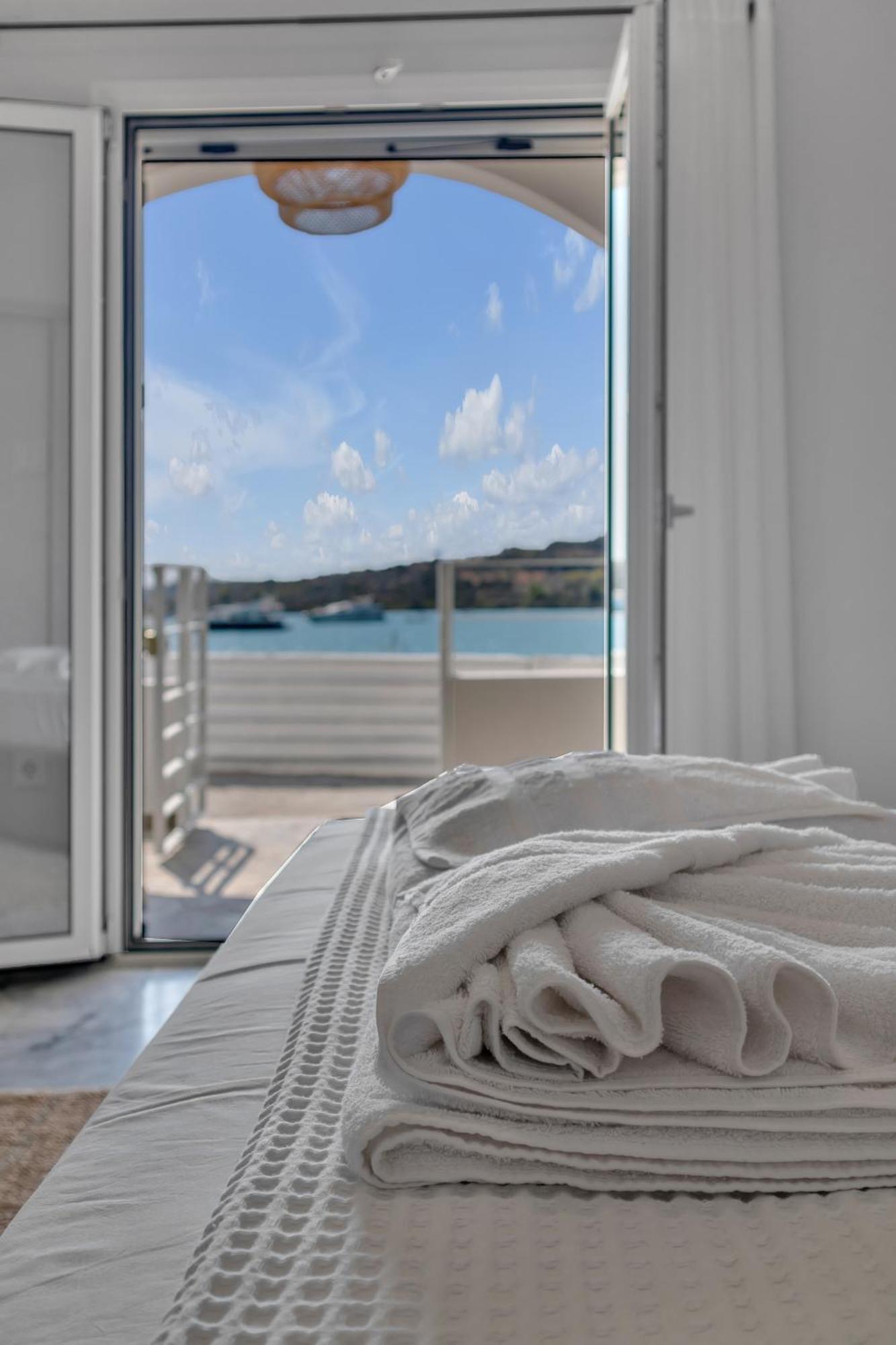 Kavouraki & Apartment *
