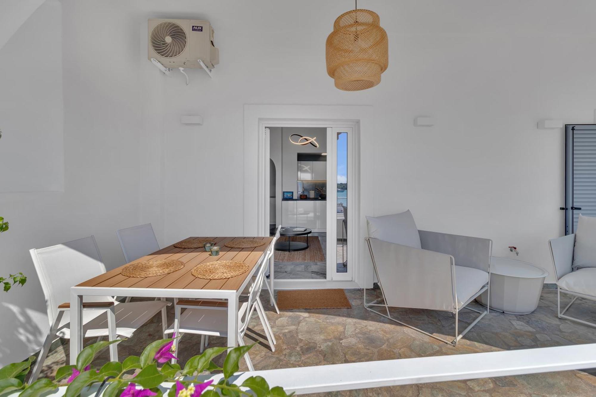 Kavouraki & Apartment *
